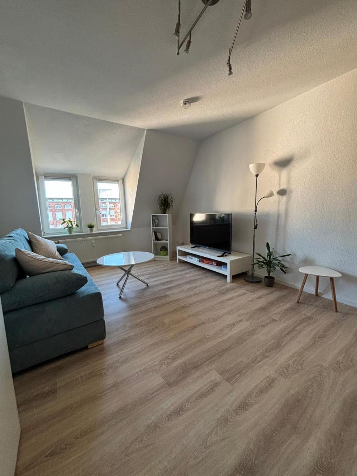 1 Raum Dachgeschosswohnung In Ruhiger Lage Limbach-Oberfrohna Exterior photo